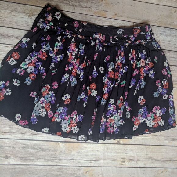 American Eagle Floral Skirt mini Size 2 - Picture 3 of 5